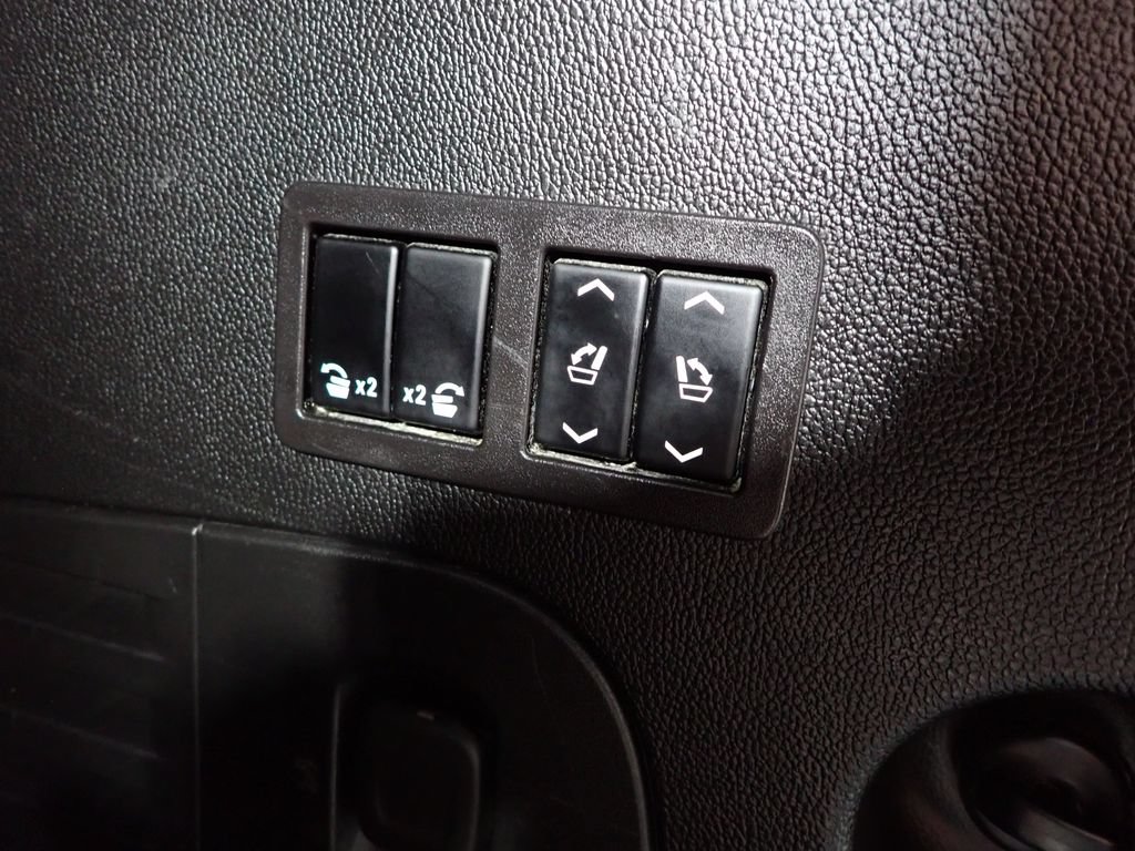 Used 2018 Chevrolet Tahoe Premier AWD/4WD image 20