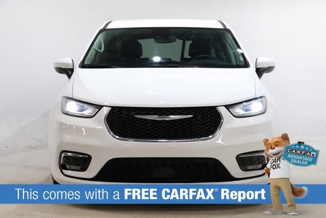 Used 2023 Chrysler Pacifica Touring-L FWD image 2
