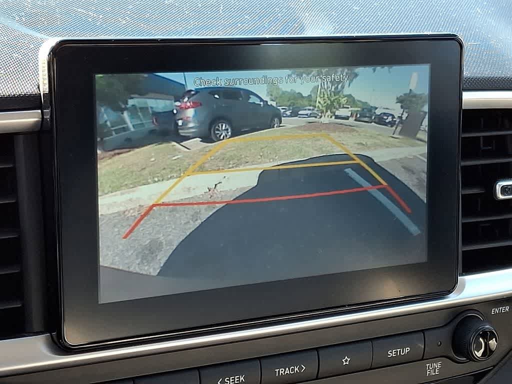 Used 2021 Hyundai Venue SEL FWD image 18