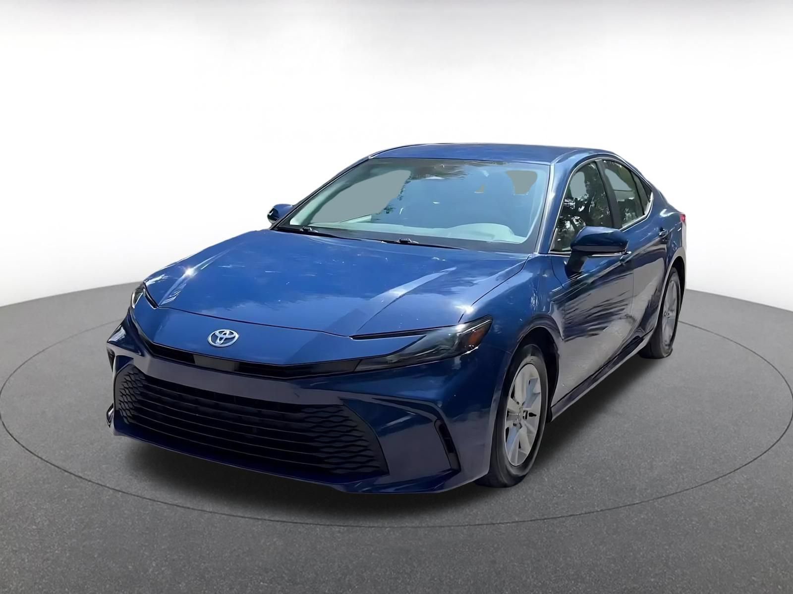 Used 2025 Toyota Camry LE FWD image 9