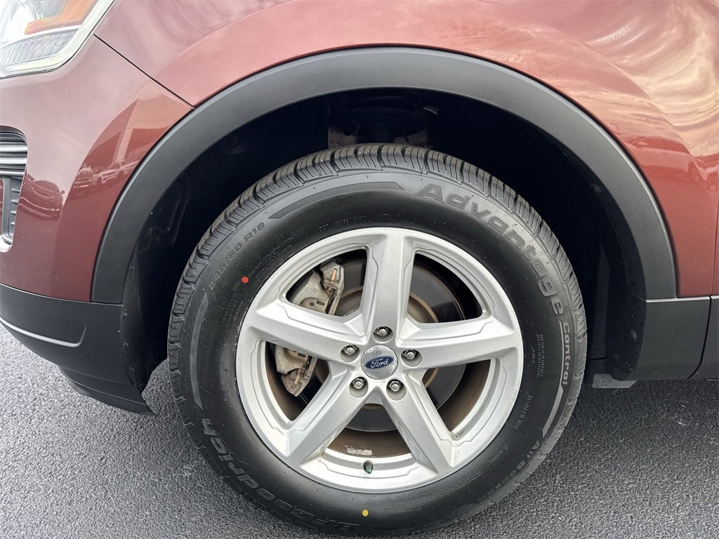 Used 2018 Ford Explorer XLT image 10