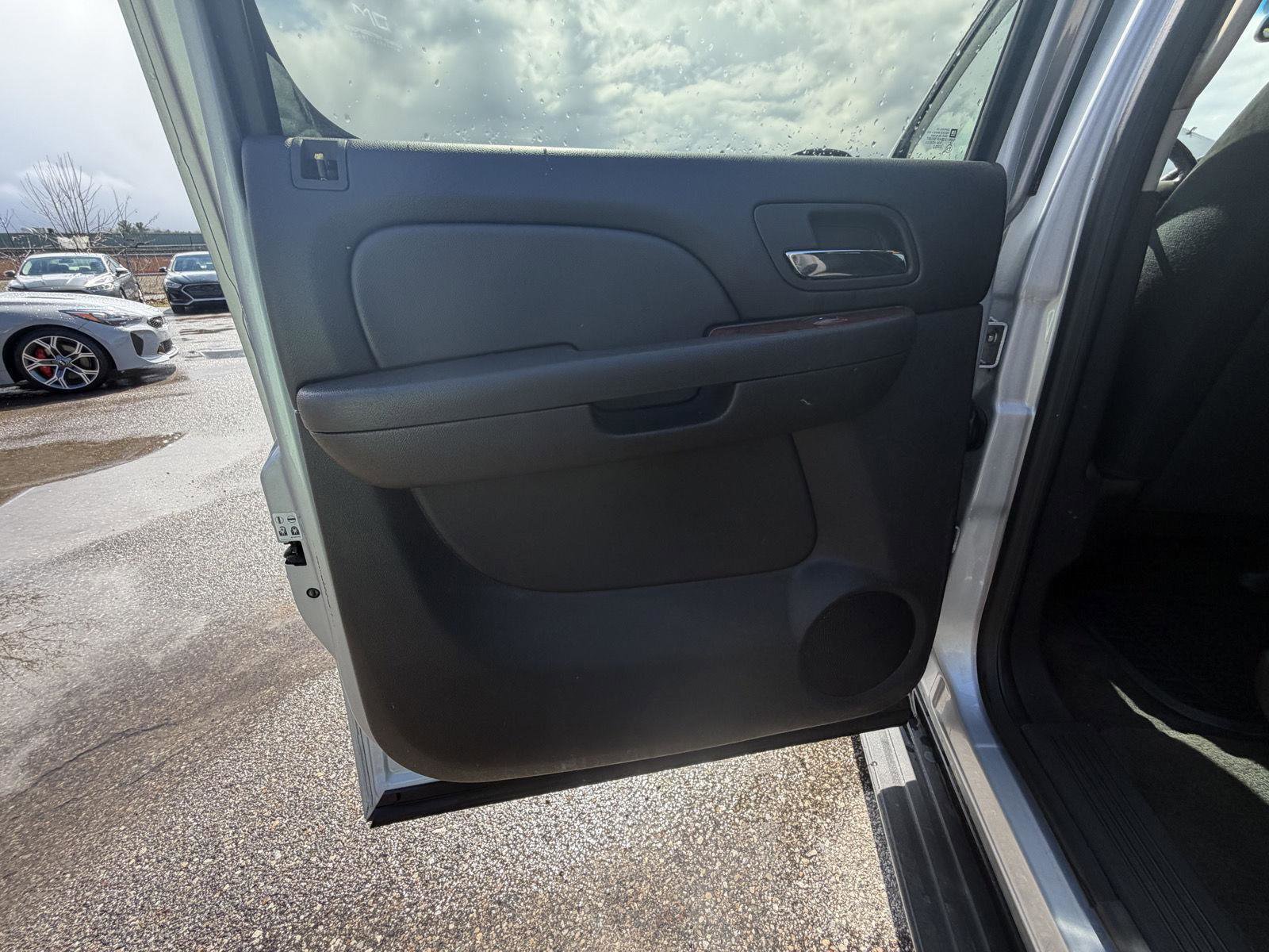 Used 2012 Chevrolet Suburban LS AWD/4WD image 20