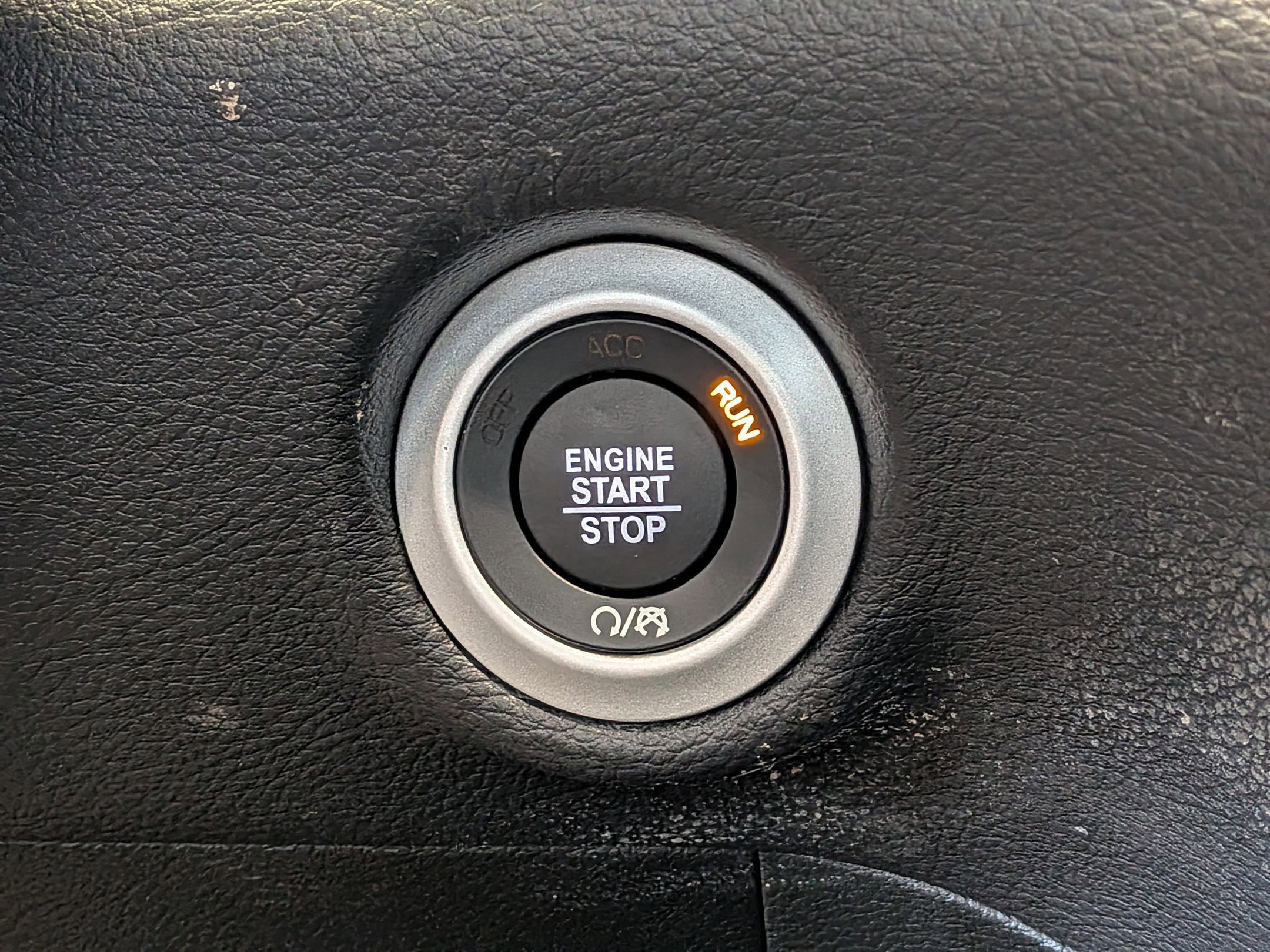 New 2026 Chrysler Pacifica Limited w/ Uconnect Theater Family Group image 22