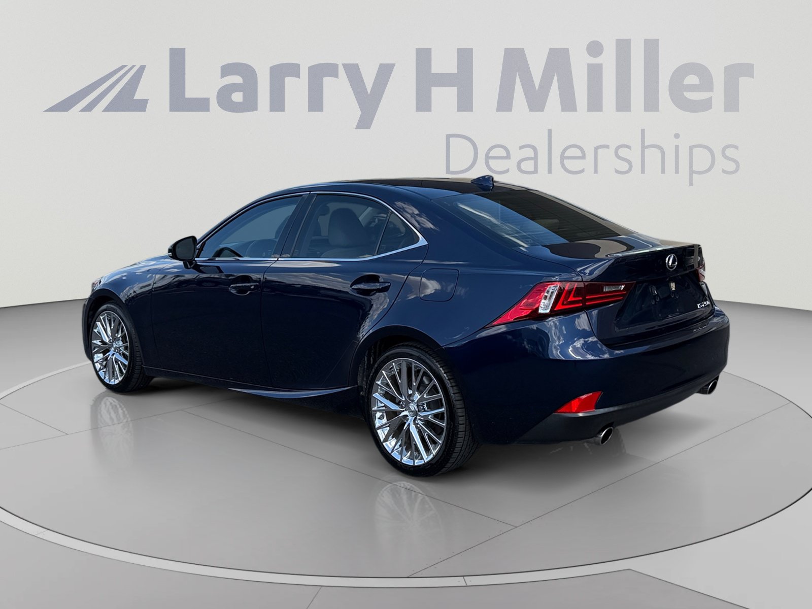 Used 2014 Lexus IS 250 w/ Navigation Package RWD image 3