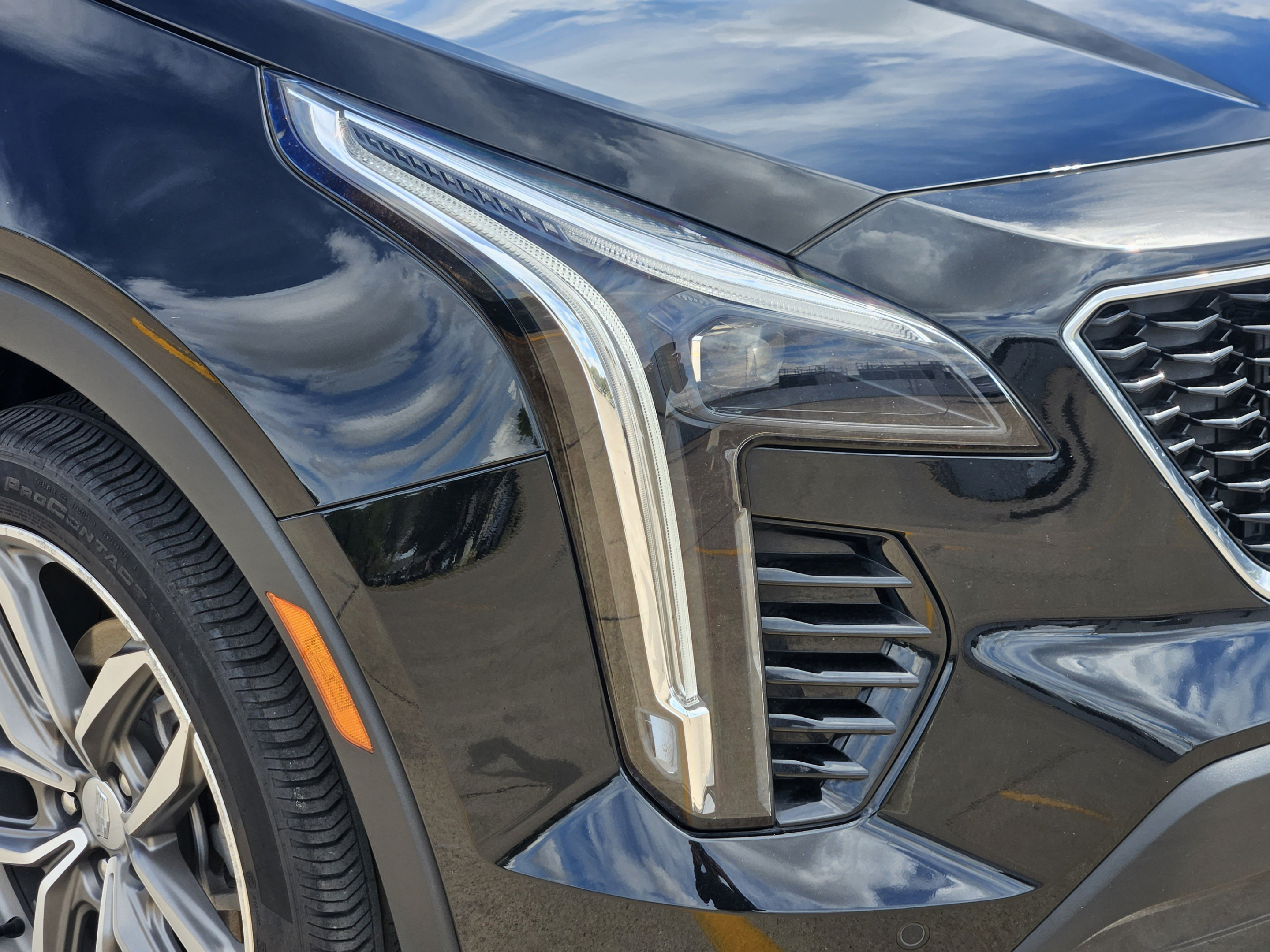 Used 2023 Cadillac XT4 Sport w/ Cold Weather Package FWD image 25