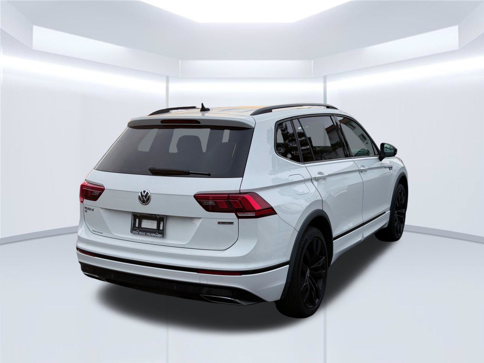 Used 2021 Volkswagen Tiguan SE R-Line AWD/4WD image 3