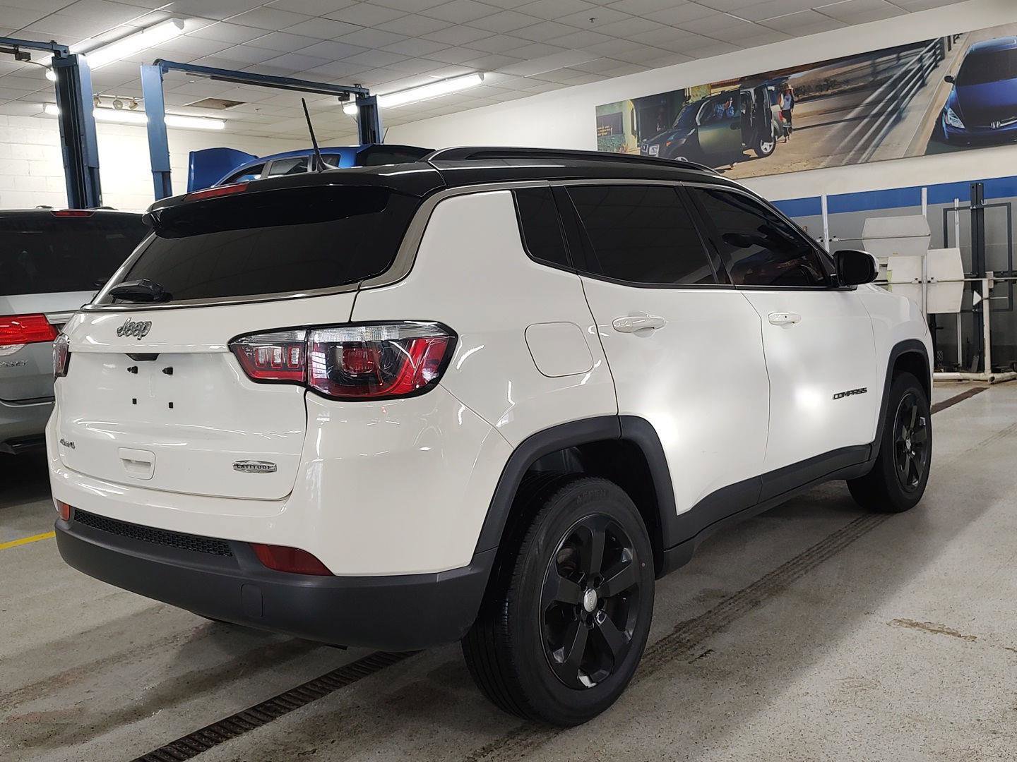 Used 2018 Jeep Compass Latitude w/ Popular Equipment Group AWD/4WD image 26
