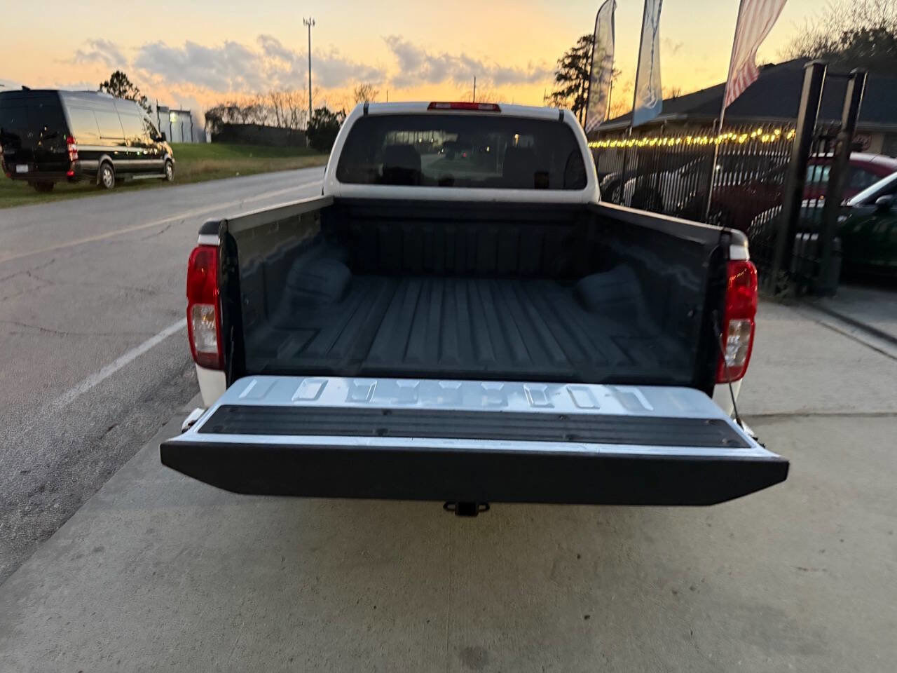 Used 2016 Nissan Frontier S RWD image 9