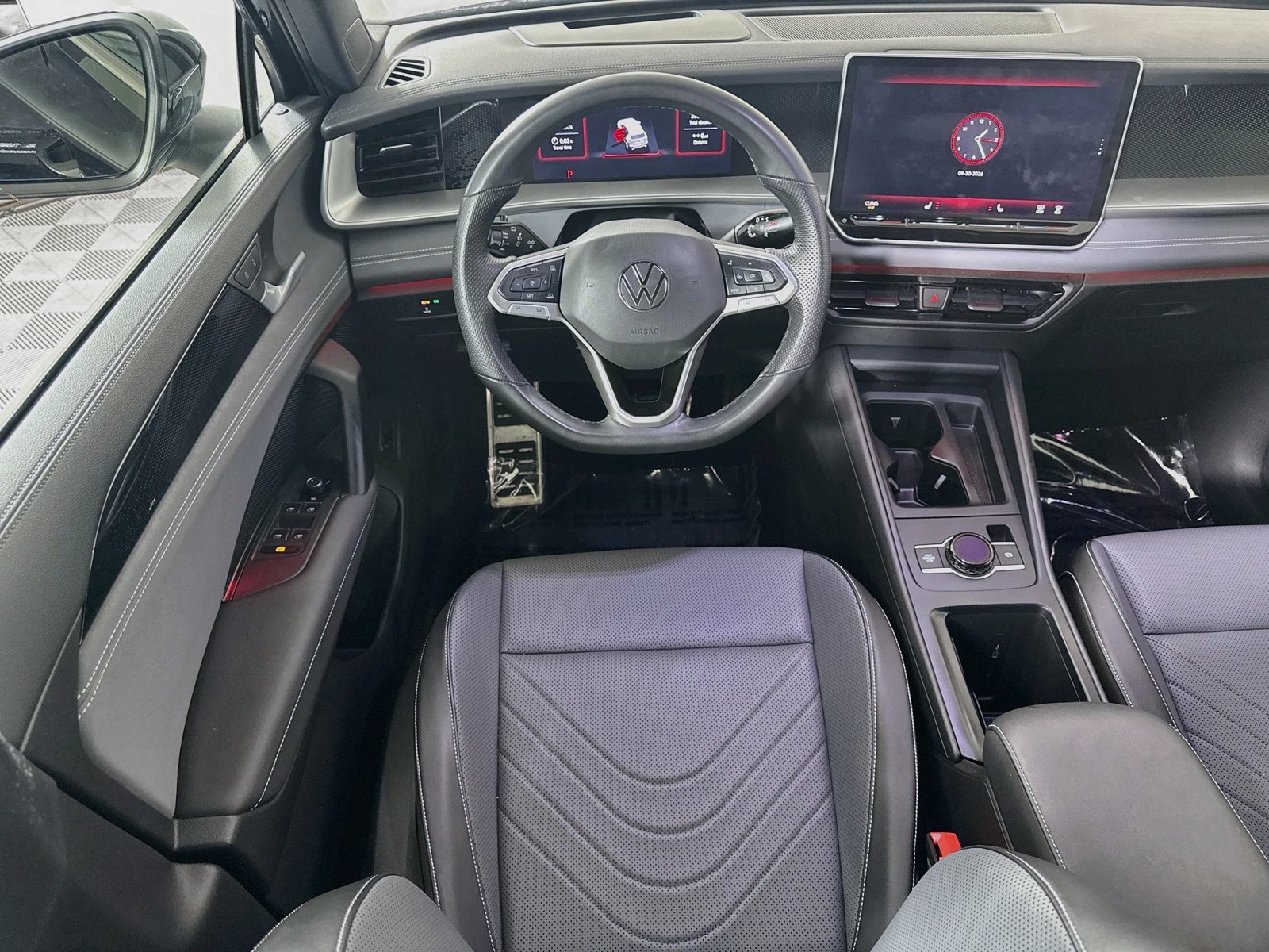 Certified 2025 Volkswagen Tiguan SE R-Line AWD/4WD image 21