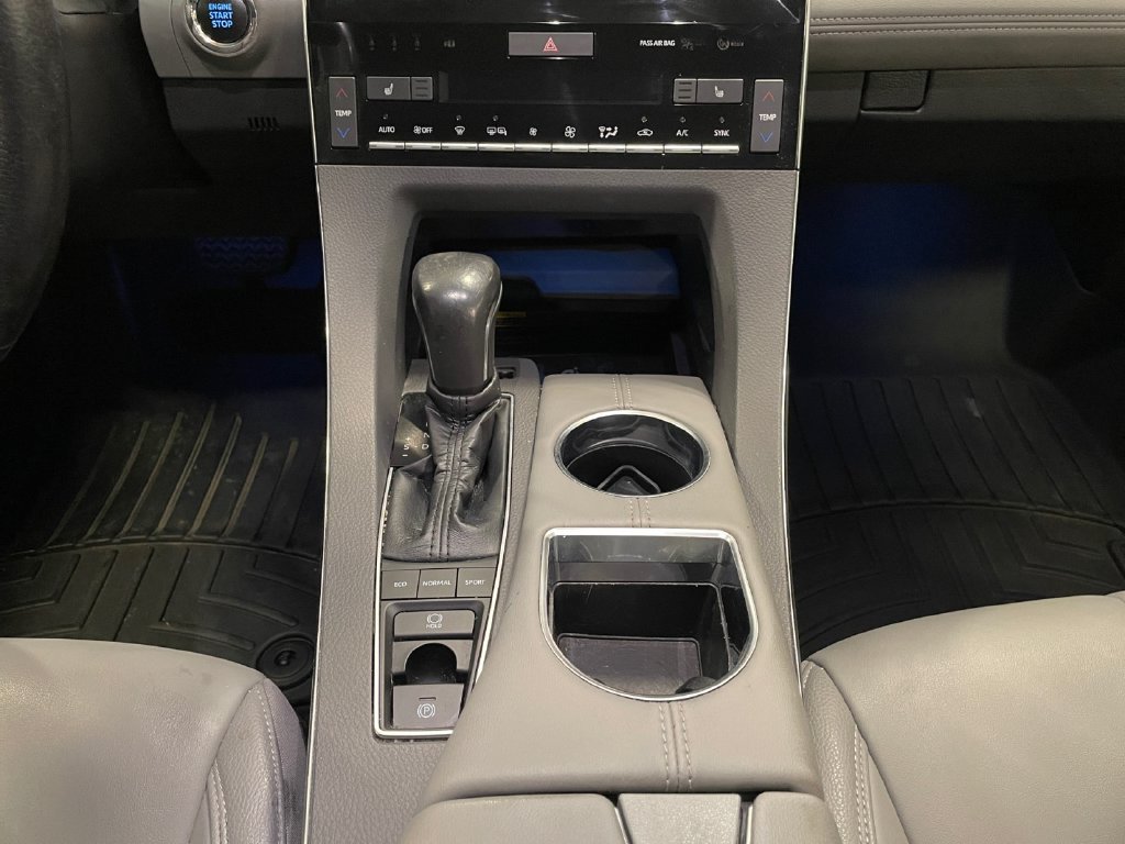 Used 2021 Toyota Avalon XLE w/ Moonroof Package FWD image 11
