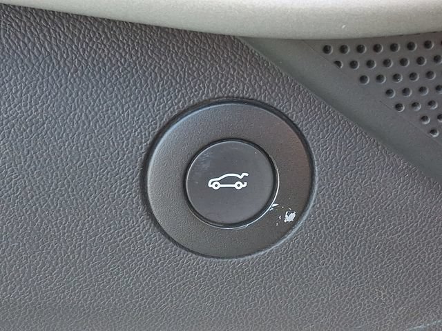 Used 2021 Chevrolet Camaro LT w/ Technology Package RWD image 26