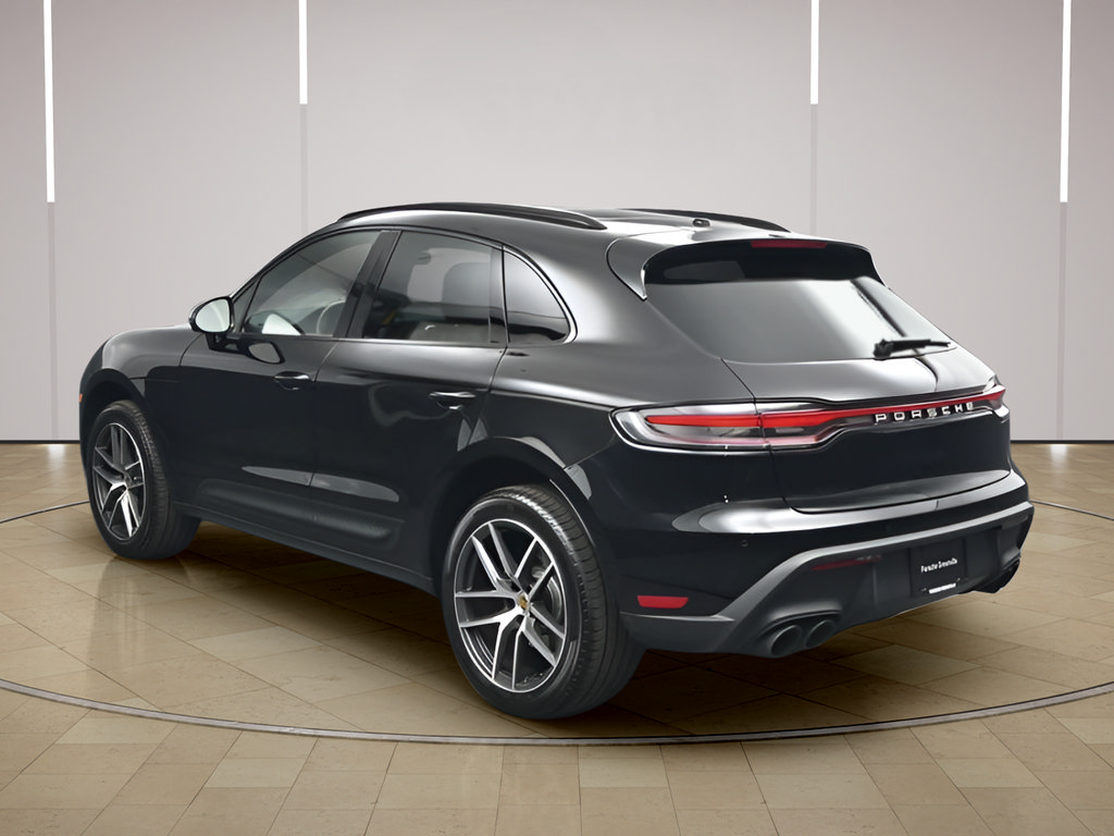 Certified 2026 Porsche Macan AWD/4WD image 3