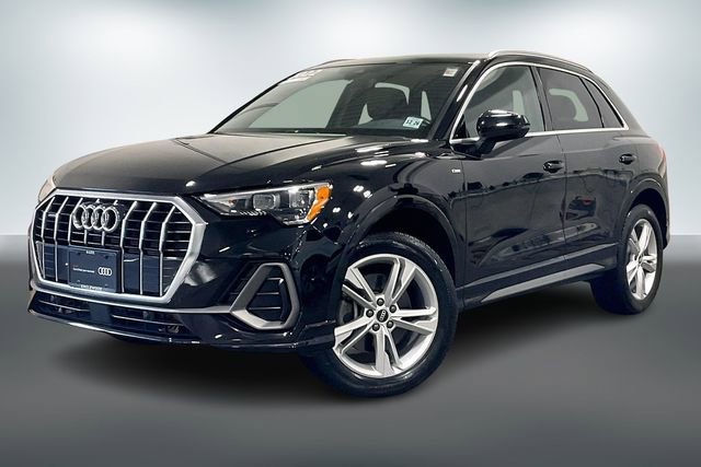 Certified 2022 Audi Q3 2.0T Premium w/ Convenience Package image 2