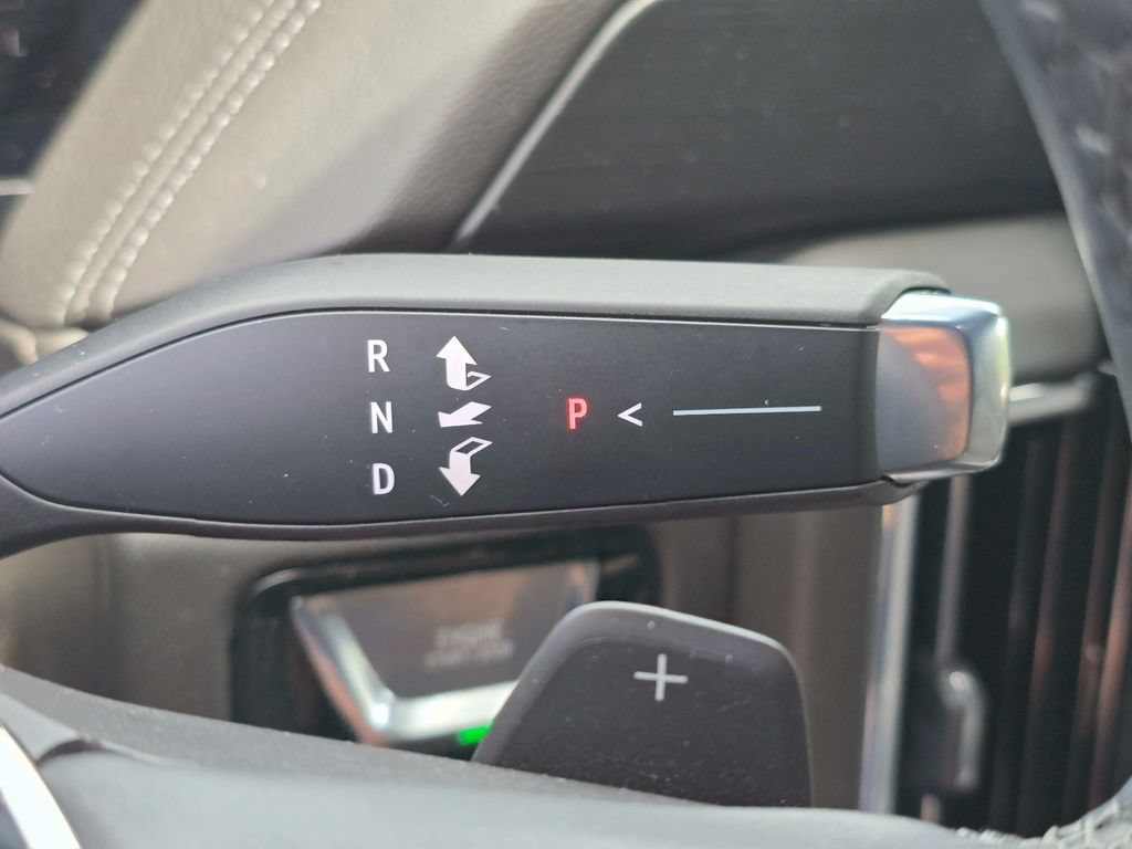Used 2025 GMC Yukon Denali AWD/4WD image 32