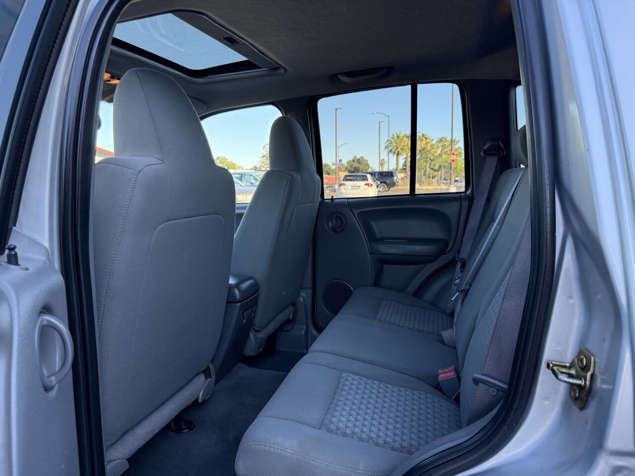 Used 2007 Jeep Liberty Sport AWD/4WD image 11