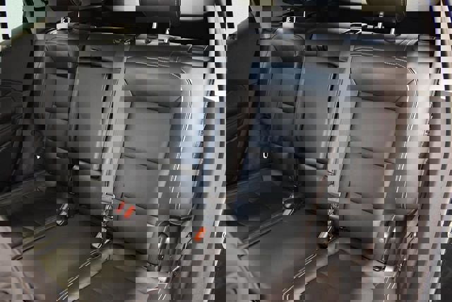 Used 2024 GMC Terrain SLT AWD/4WD image 7