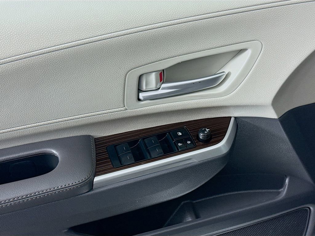 Certified 2024 Toyota Sienna XLE image 12