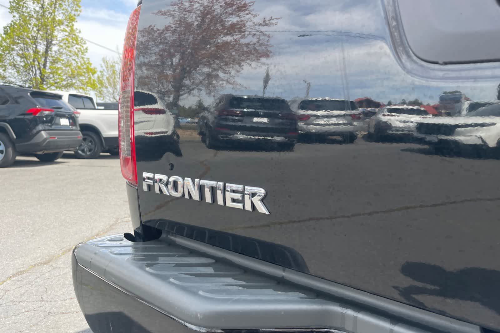 Used 2020 Nissan Frontier S w/ S Utility Package RWD image 14
