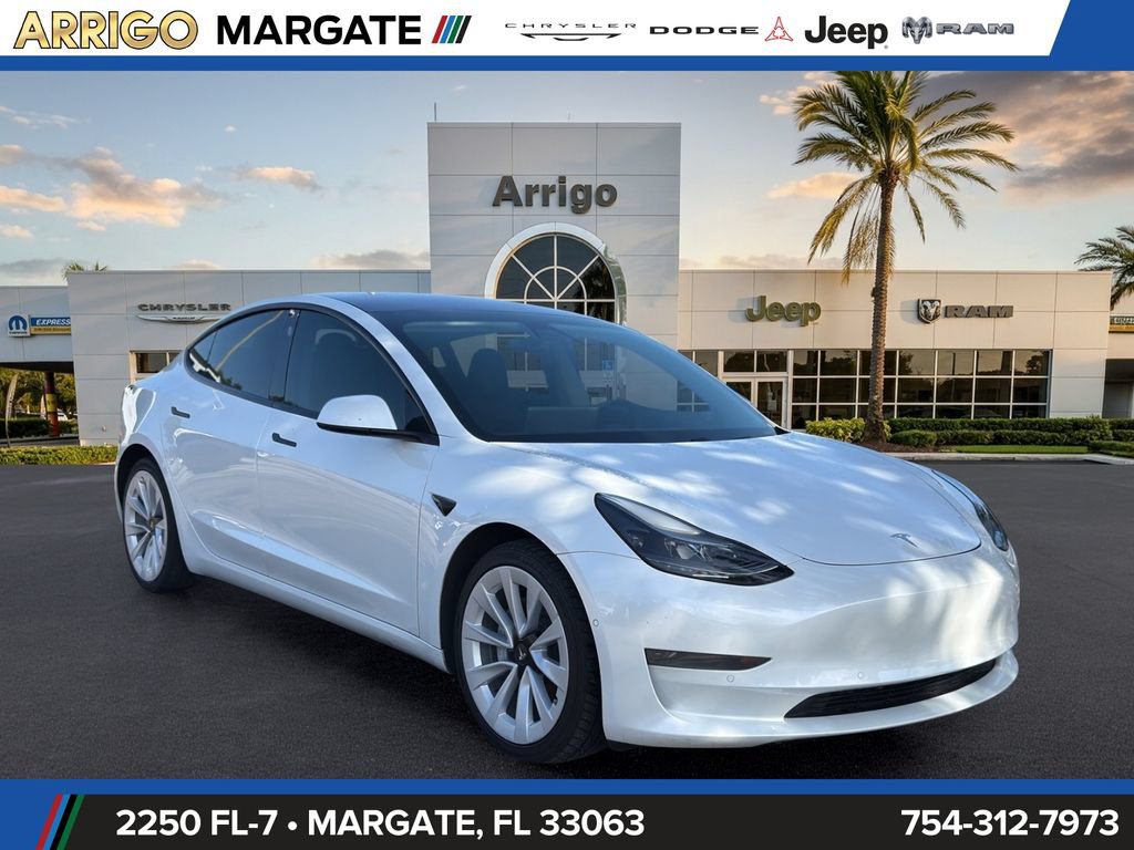 Used 2021 Tesla Model 3 Standard Range Plus RWD image 1