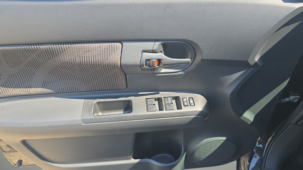 Used 2015 Scion xB FWD image 15