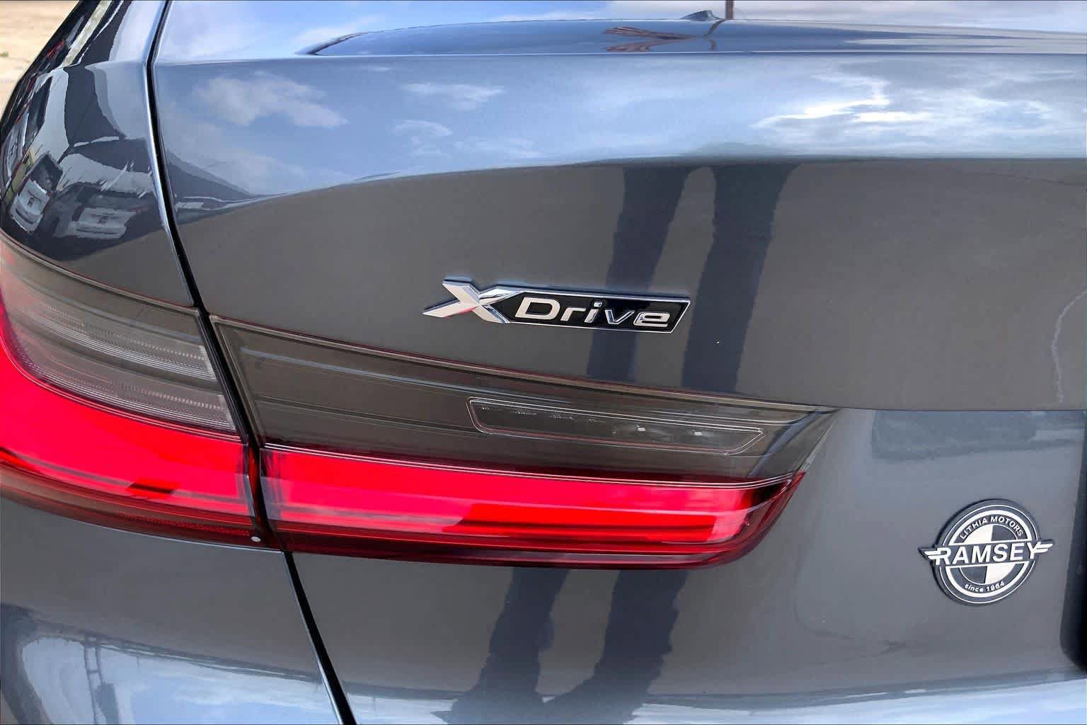 Used 2020 BMW 330i xDrive Sedan w/ Convenience Package AWD/4WD image 10
