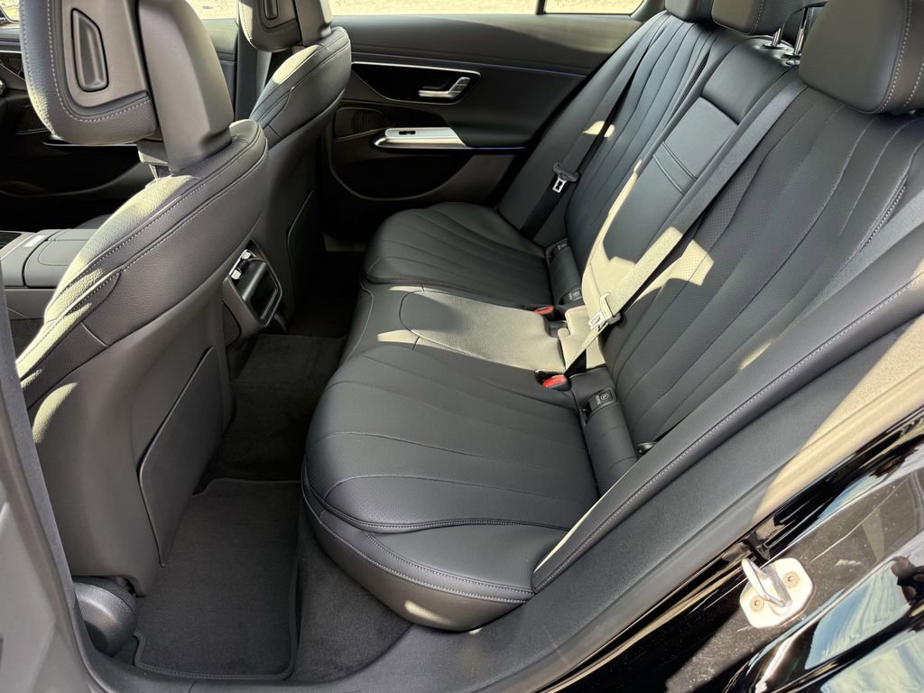 New 2026 Mercedes-Benz E 350 4MATIC Sedan image 11
