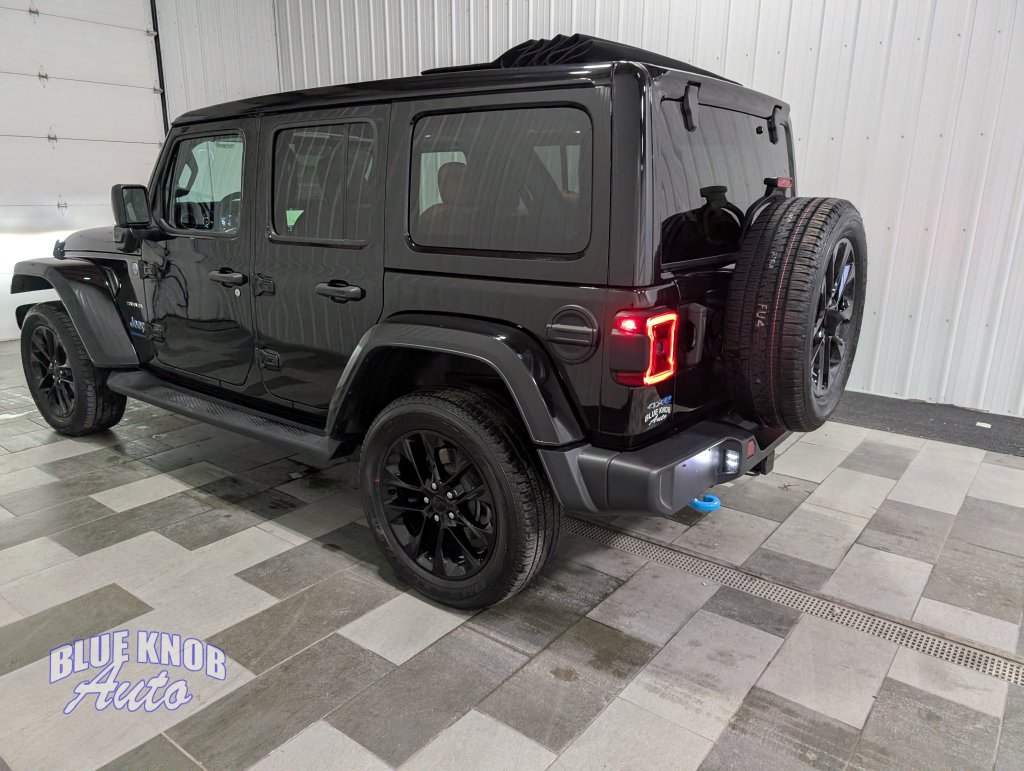 Used 2023 Jeep Wrangler Unlimited Sahara w/ Cold Weather Group AWD/4WD image 2