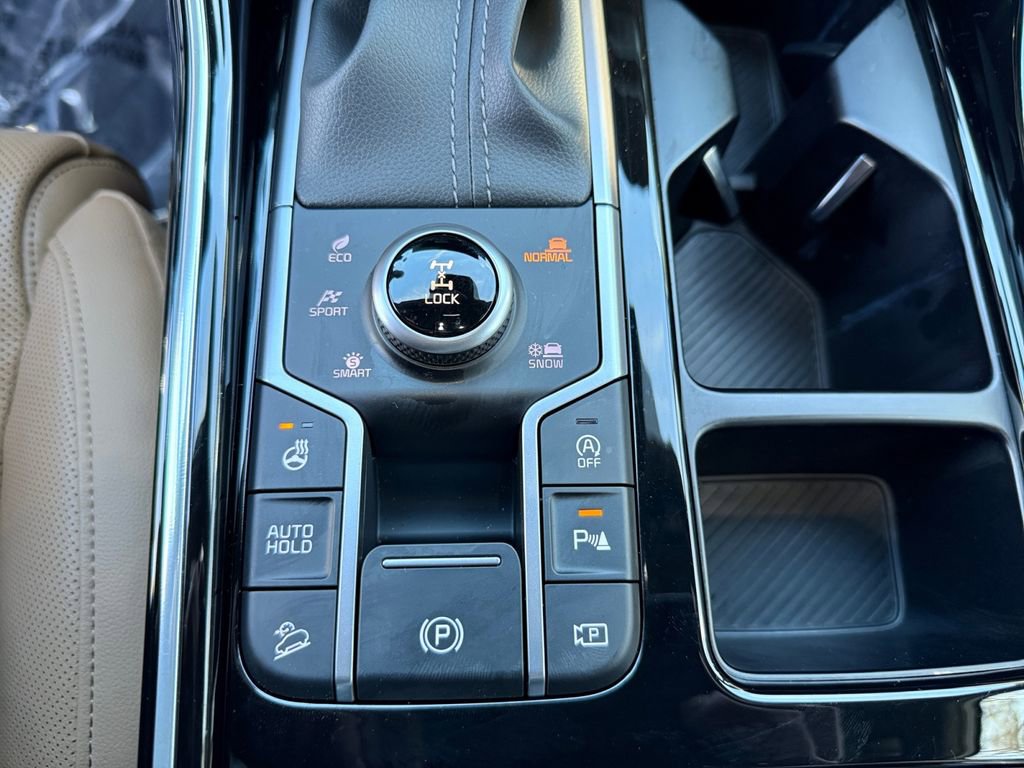 Certified 2025 Kia Sorento SX Prestige w/ Olive Brown Leather Package image 20