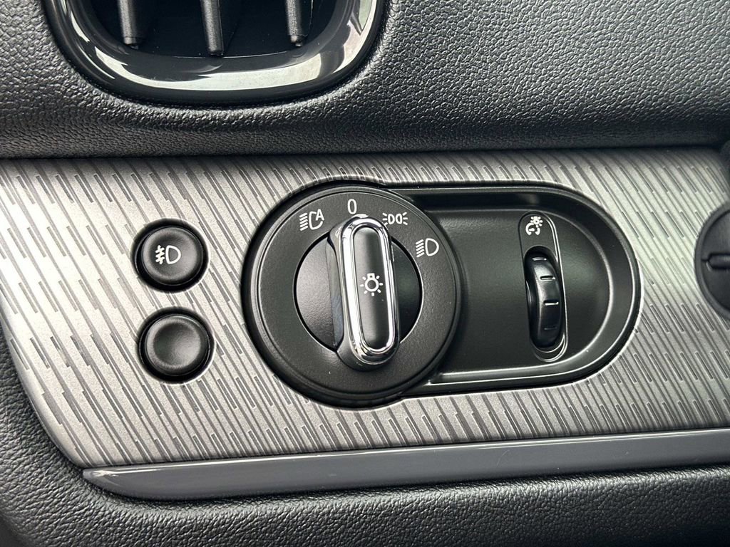 Used 2023 MINI Cooper Countryman SE w/ Storage Package image 29