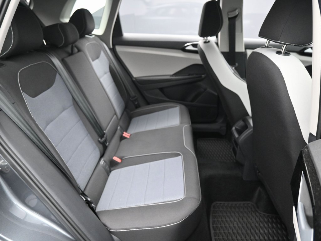 Used 2025 Volkswagen Taos S image 35