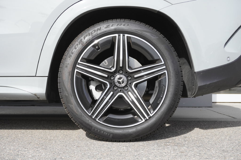 Used 2025 Mercedes-Benz GLE 450 4MATIC Coupe image 33