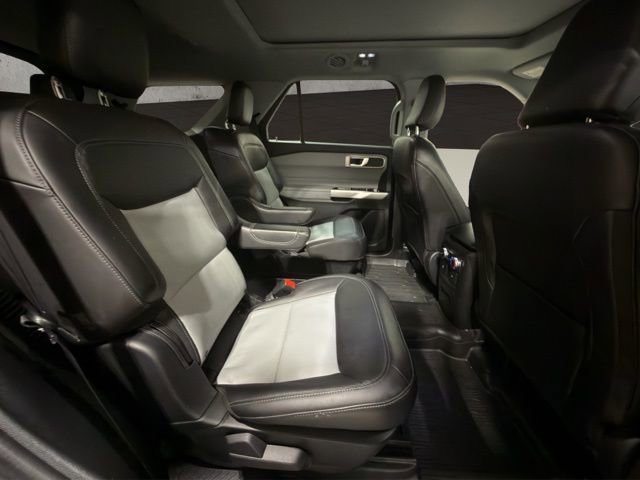 Used 2023 Ford Explorer XLT w/ Equipment Group 202A image 21