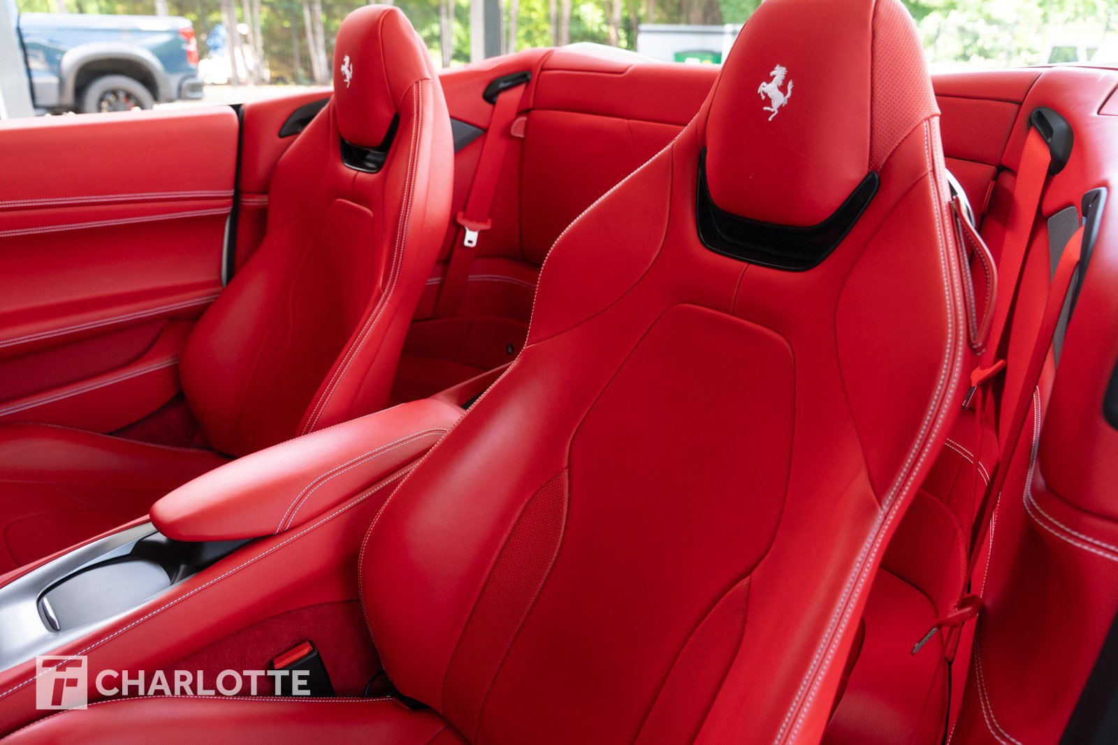 Used 2019 Ferrari Portofino image 21