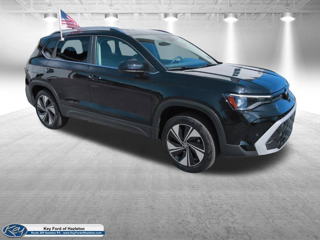 Used 2026 Volkswagen Taos SE AWD/4WD image 1
