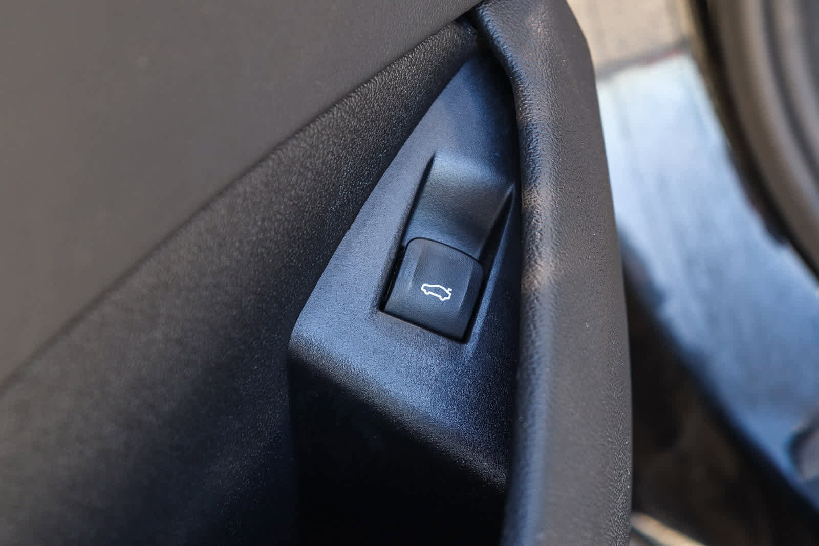 Used 2020 BMW M8 Coupe w/ Driving Assistance Package image 28