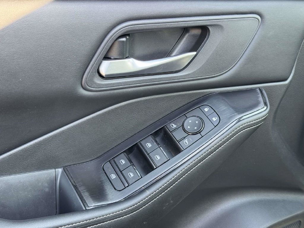 Used 2026 Nissan Rogue SV FWD image 19