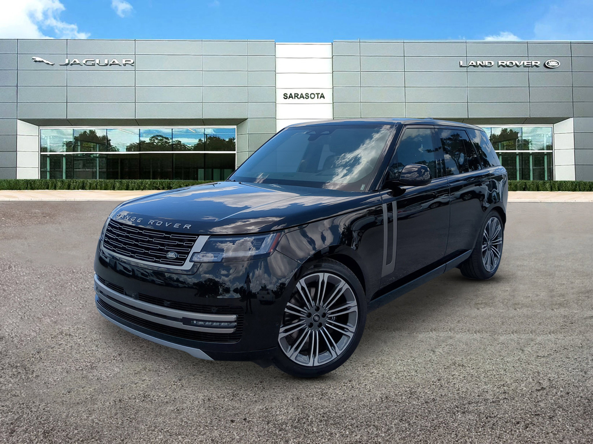 New 2025 Land Rover Range Rover SE