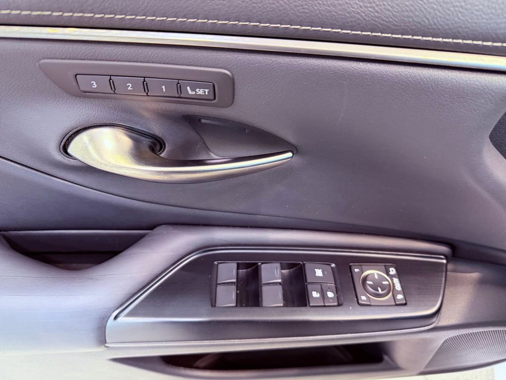 Certified 2020 Lexus ES 350 w/ Luxury Package image 19