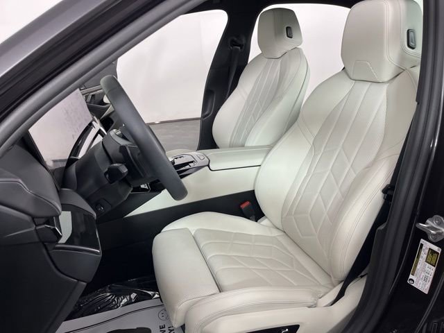 Used 2024 BMW 530i w/ Premium Package image 18