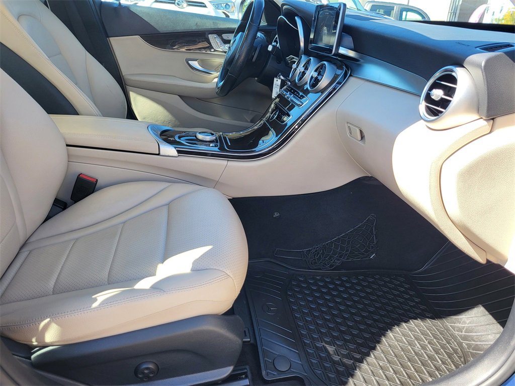 Used 2017 Mercedes-Benz C 300 4MATIC Sedan w/ Premium 2 Package image 22