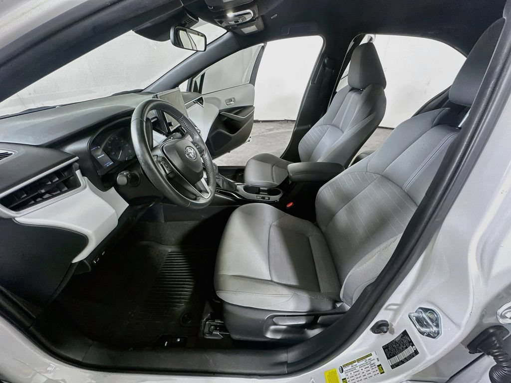 Used 2025 Toyota Corolla SE FWD image 16