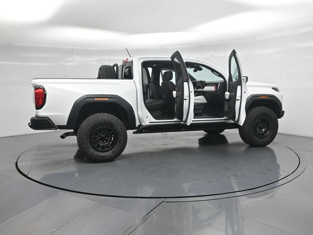 Used 2024 GMC Canyon AT4X w/ AT4X AEV Edition AWD/4WD image 4