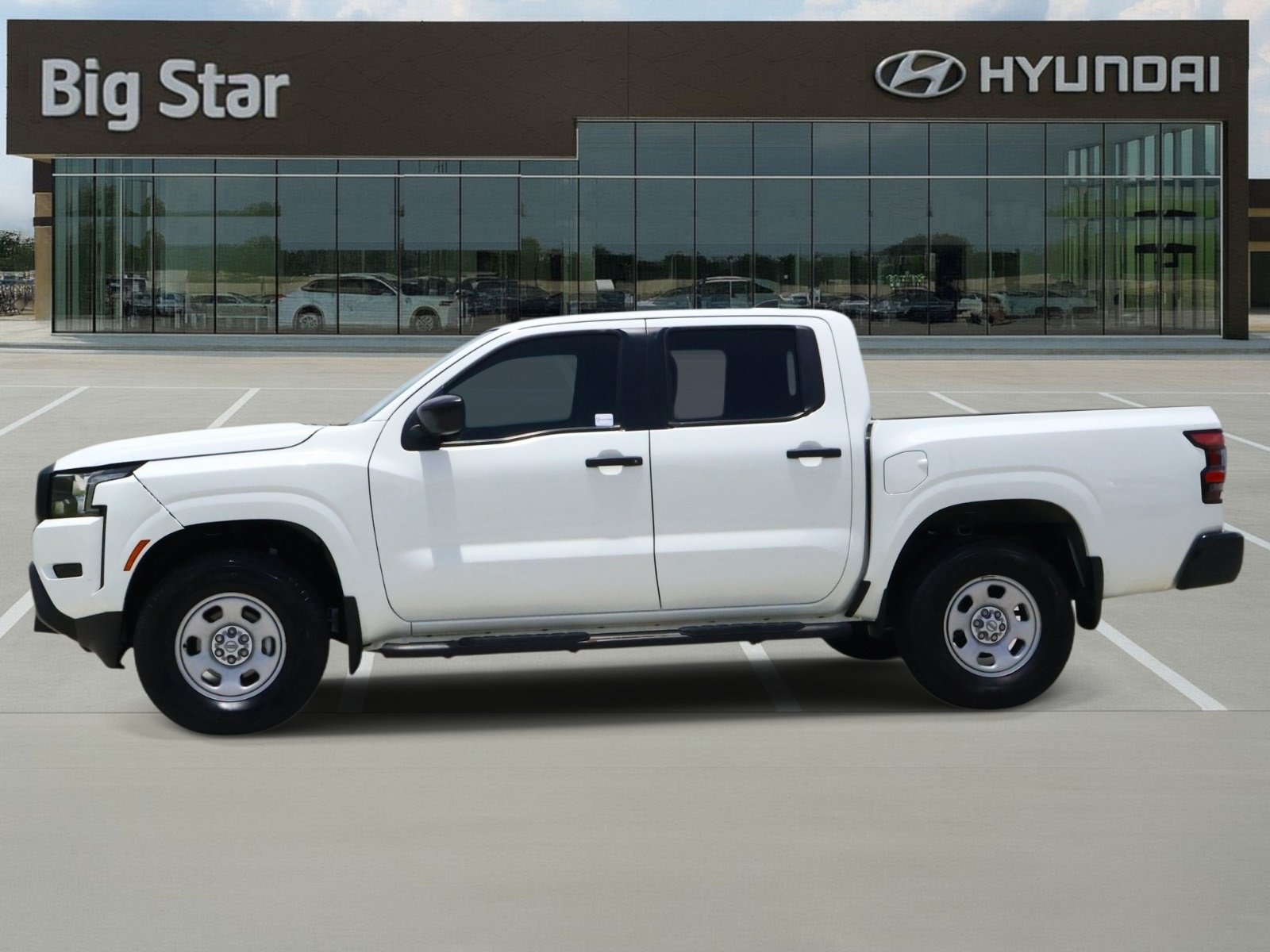 Used 2024 Nissan Frontier S w/ Technology Package AWD/4WD image 2