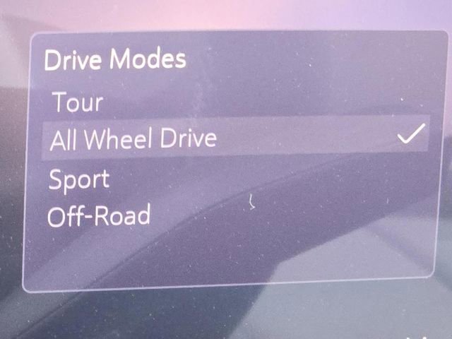 Used 2024 Buick Envision Avenir image 7