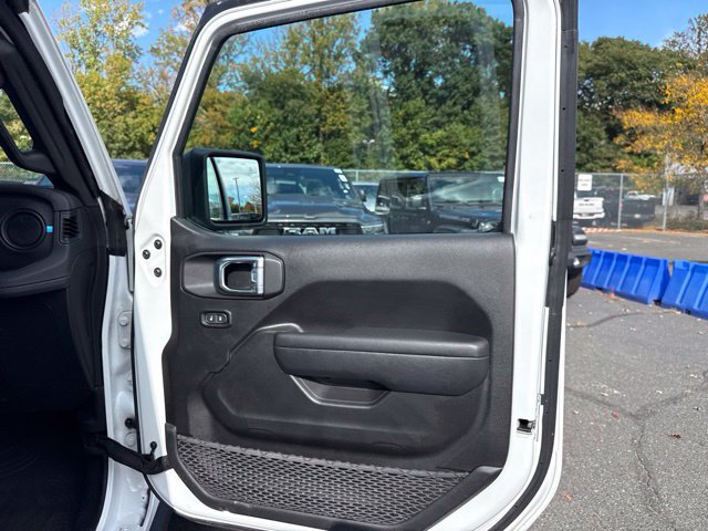 Used 2024 Jeep Wrangler Unlimited Rubicon 4xe w/ Technology Group AWD/4WD image 36