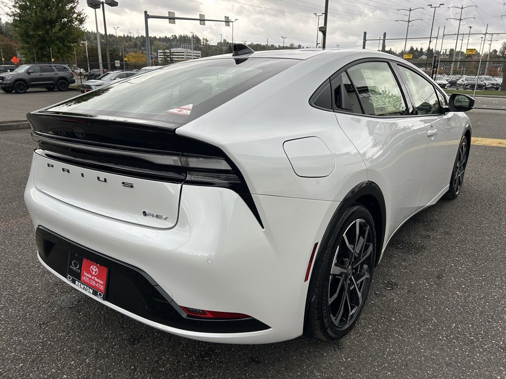 New 2026 Toyota Prius Plug-In Hybrid image 5
