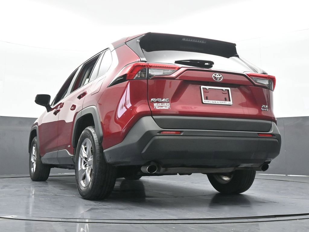 Used 2025 Toyota RAV4 XLE image 61