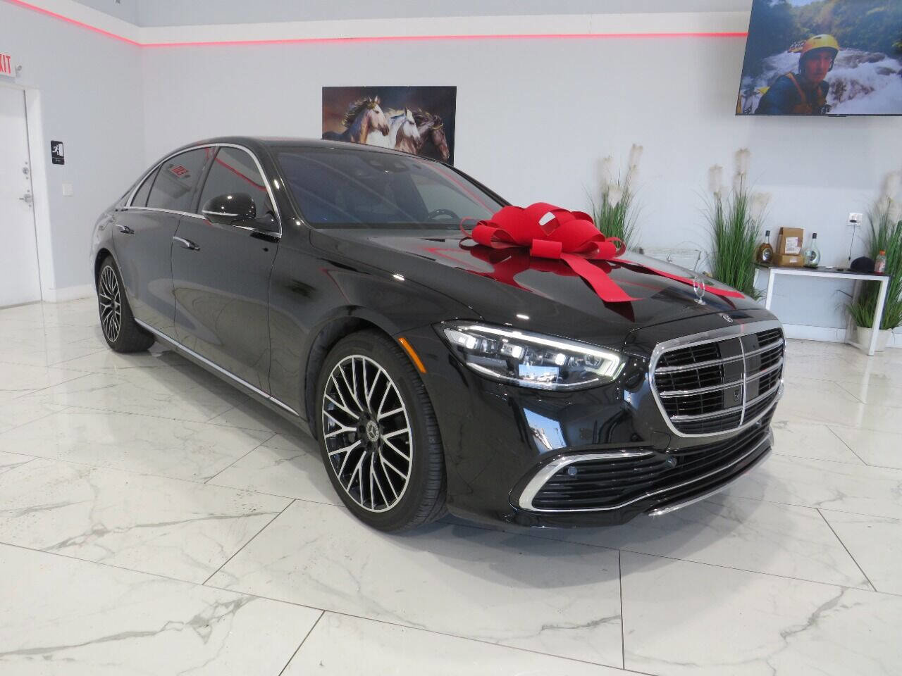 Used 2021 Mercedes-Benz S 580 4MATIC Sedan image 2