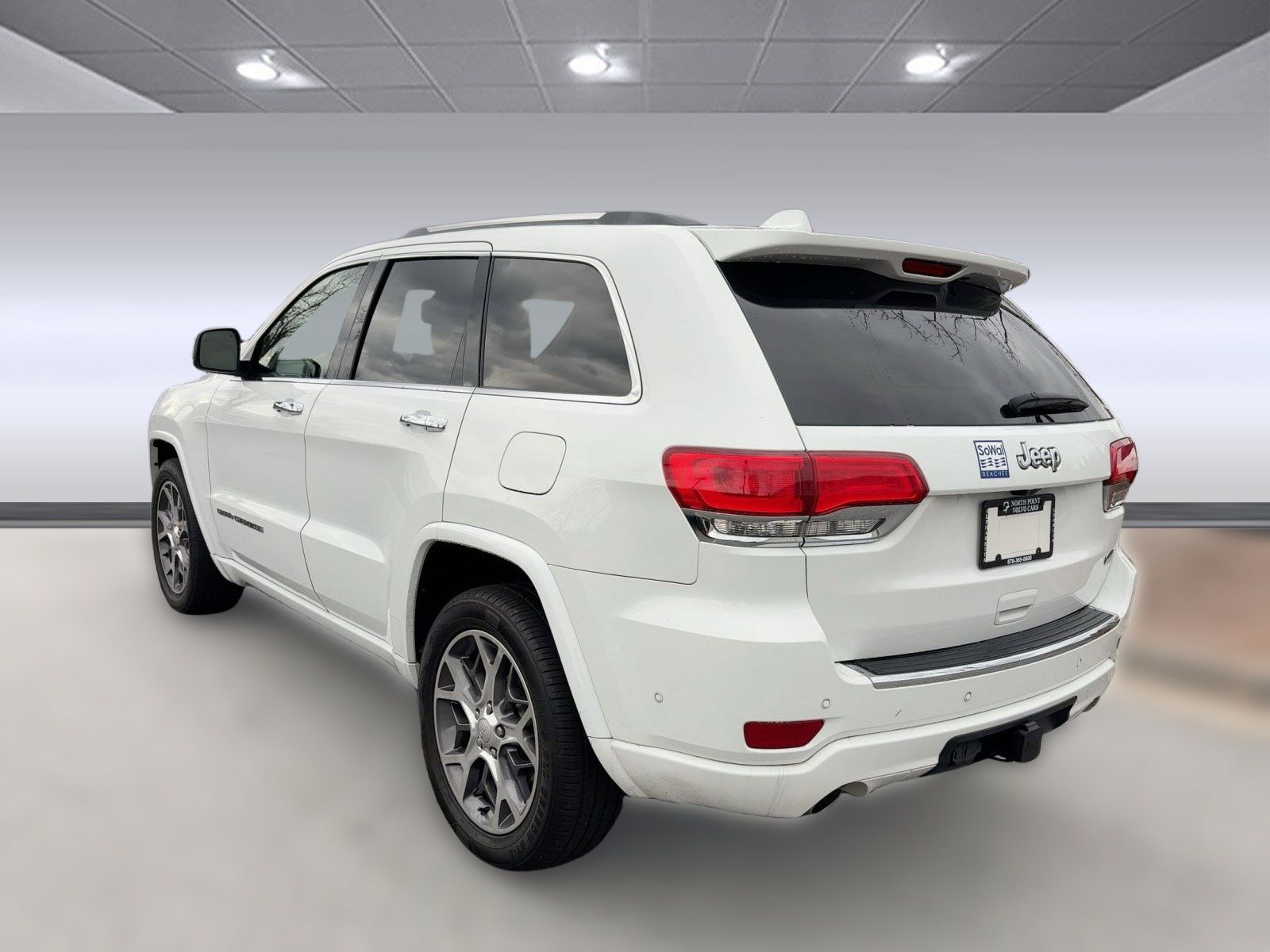Used 2021 Jeep Grand Cherokee Overland w/ Trailer Tow Group IV image 3