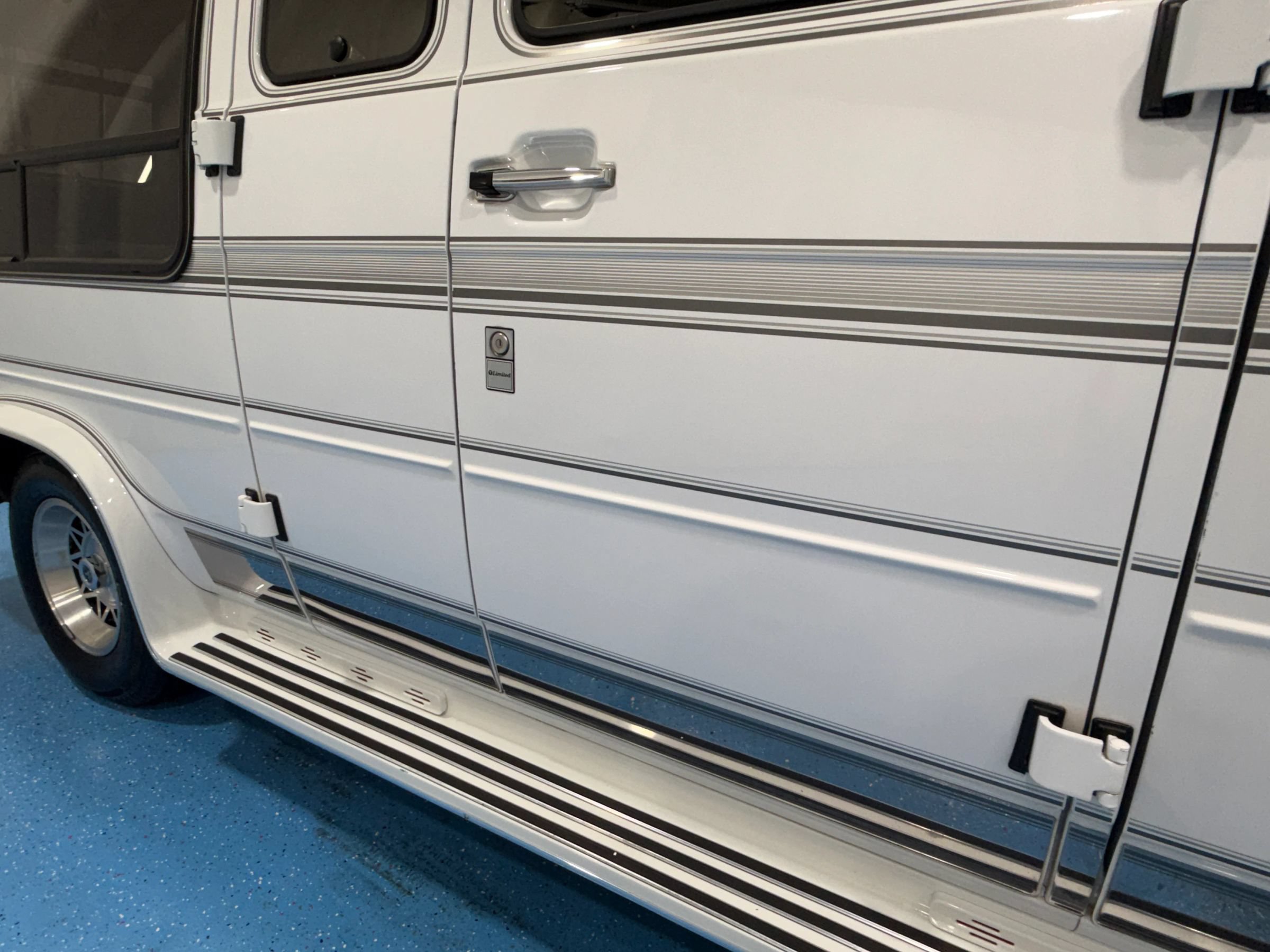 Used 1995 GMC G2500 Vandura RWD image 32
